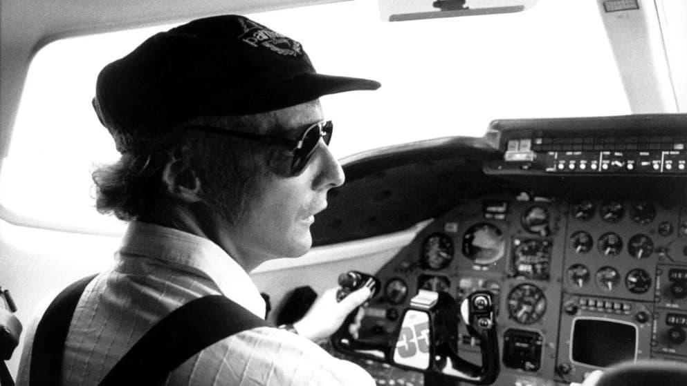 Lauda je bio i uspješan pilot, nakon što je osnovao zrakoplovnu tvrtku  Lauda Air