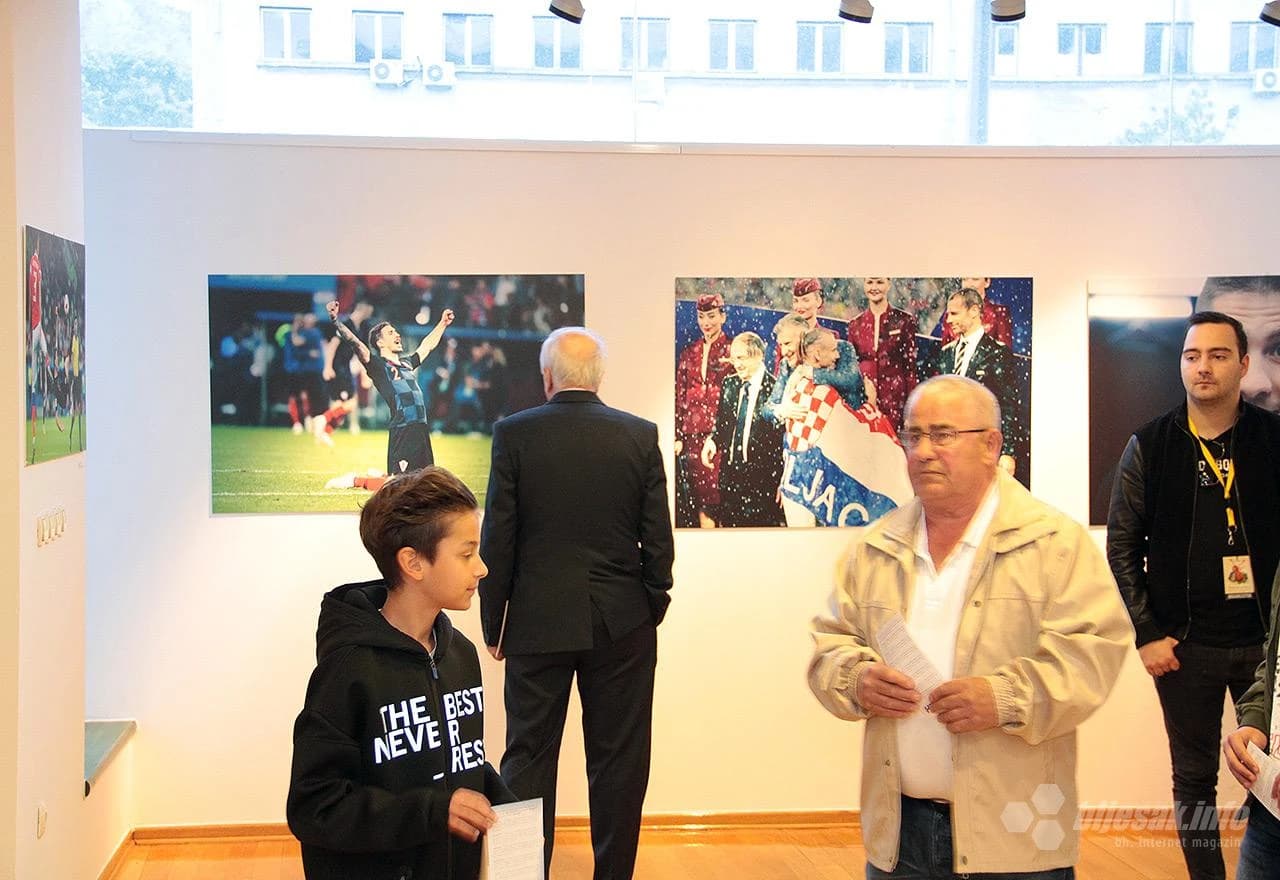 Detalj s otvorenja izložbe