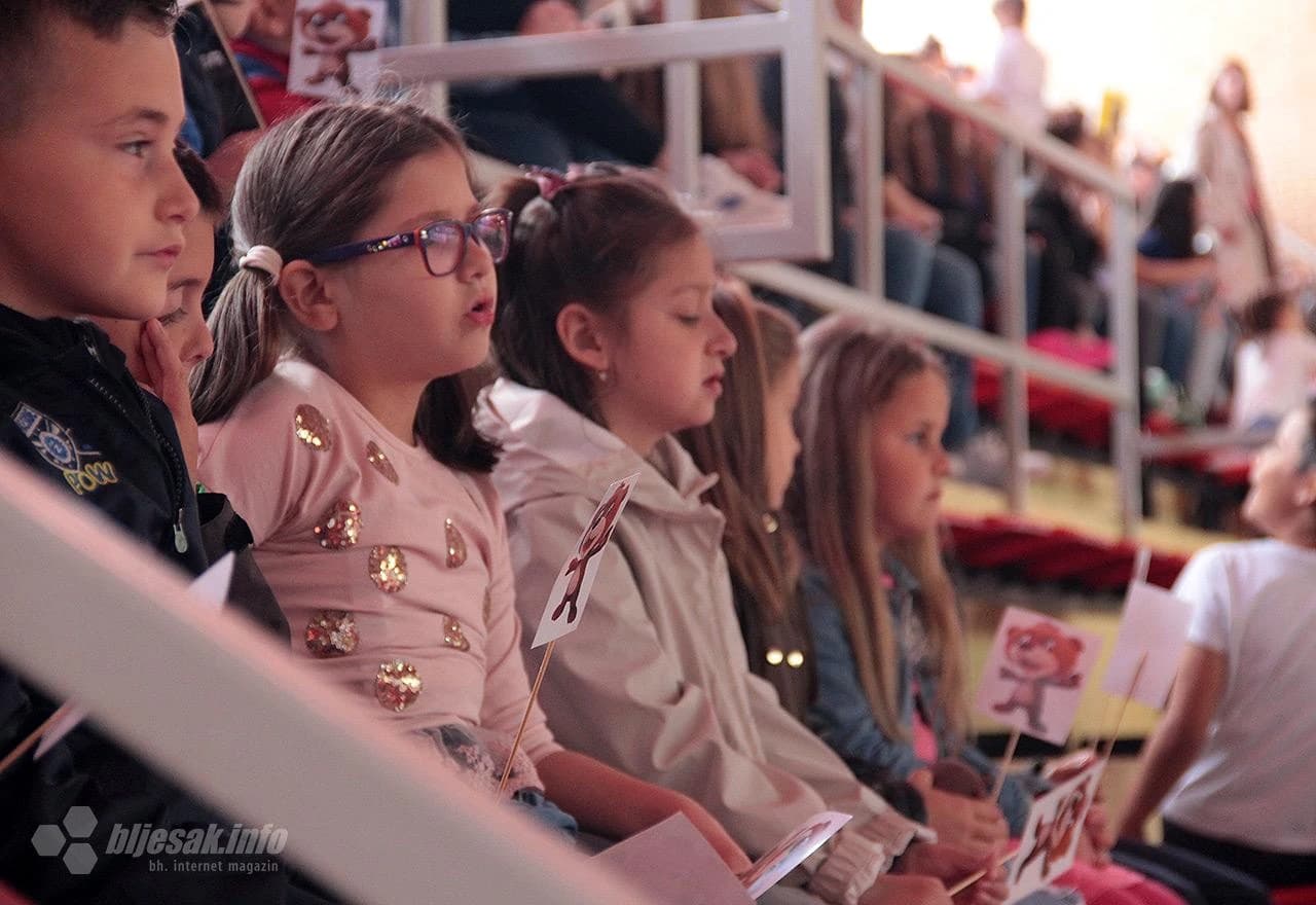 Lino višebojac drugi dan u Mostaru