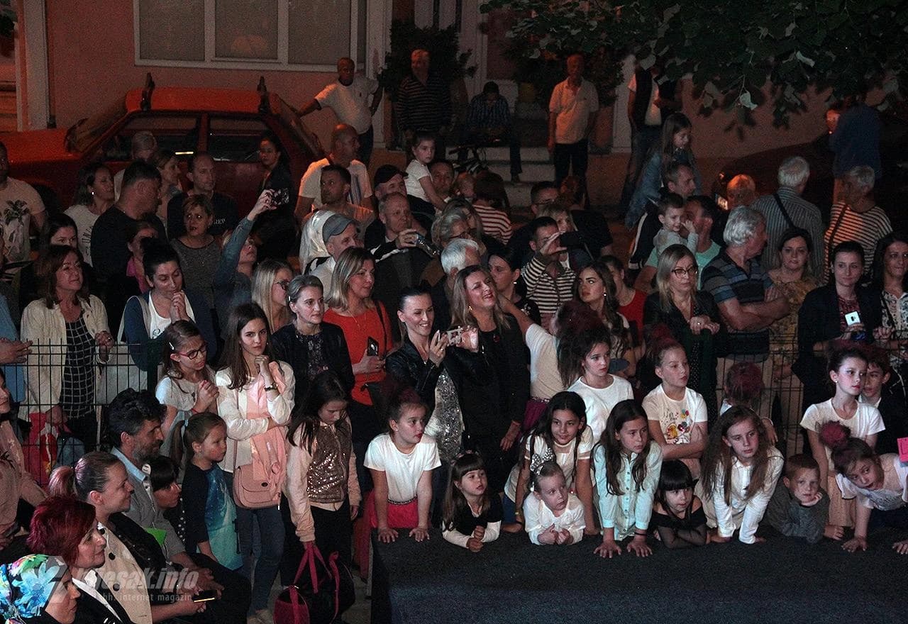 Veliki broj roditelja i prijatelja podržava rad škole