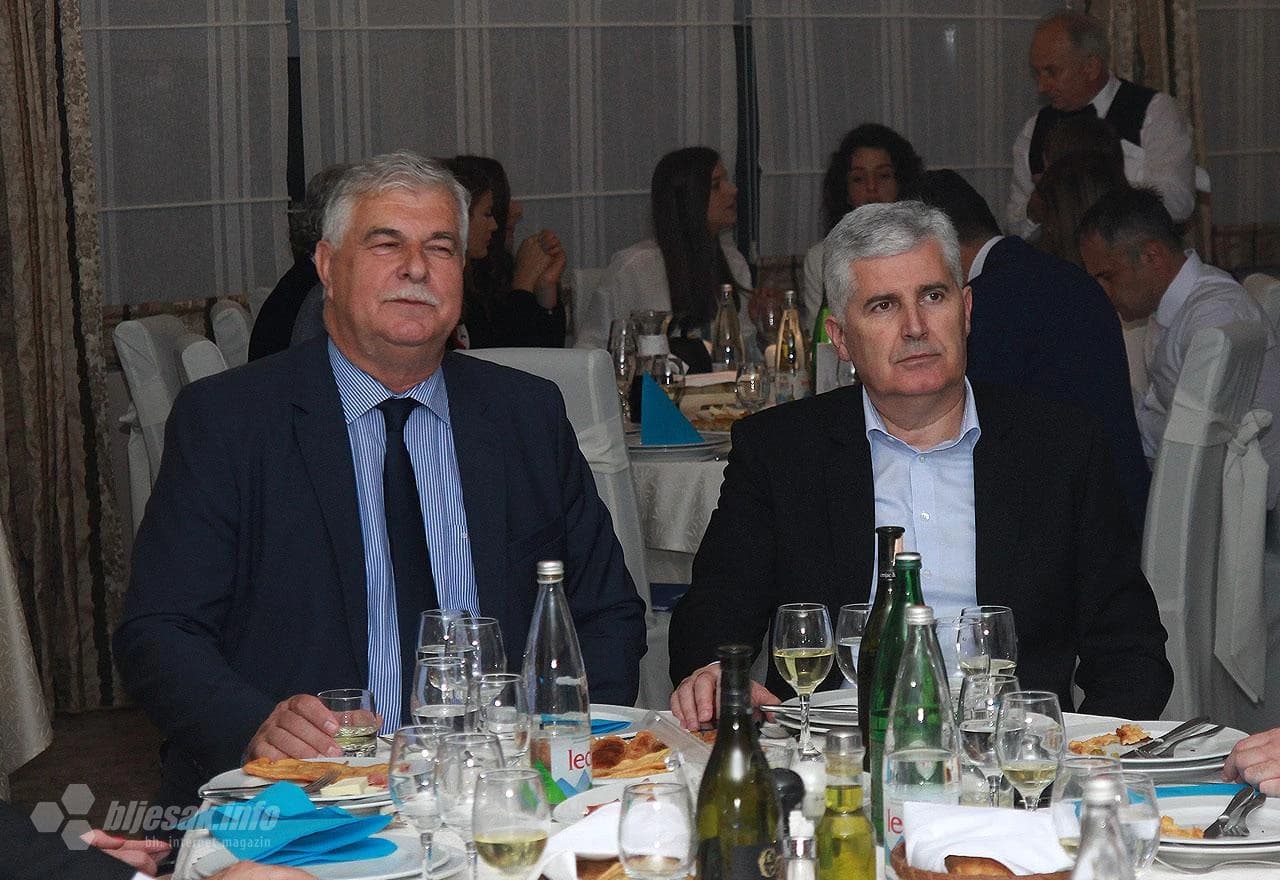 Plava noć Nogometnog kluba Široki Brijeg (Miro Kraljević i Dragan Čović)