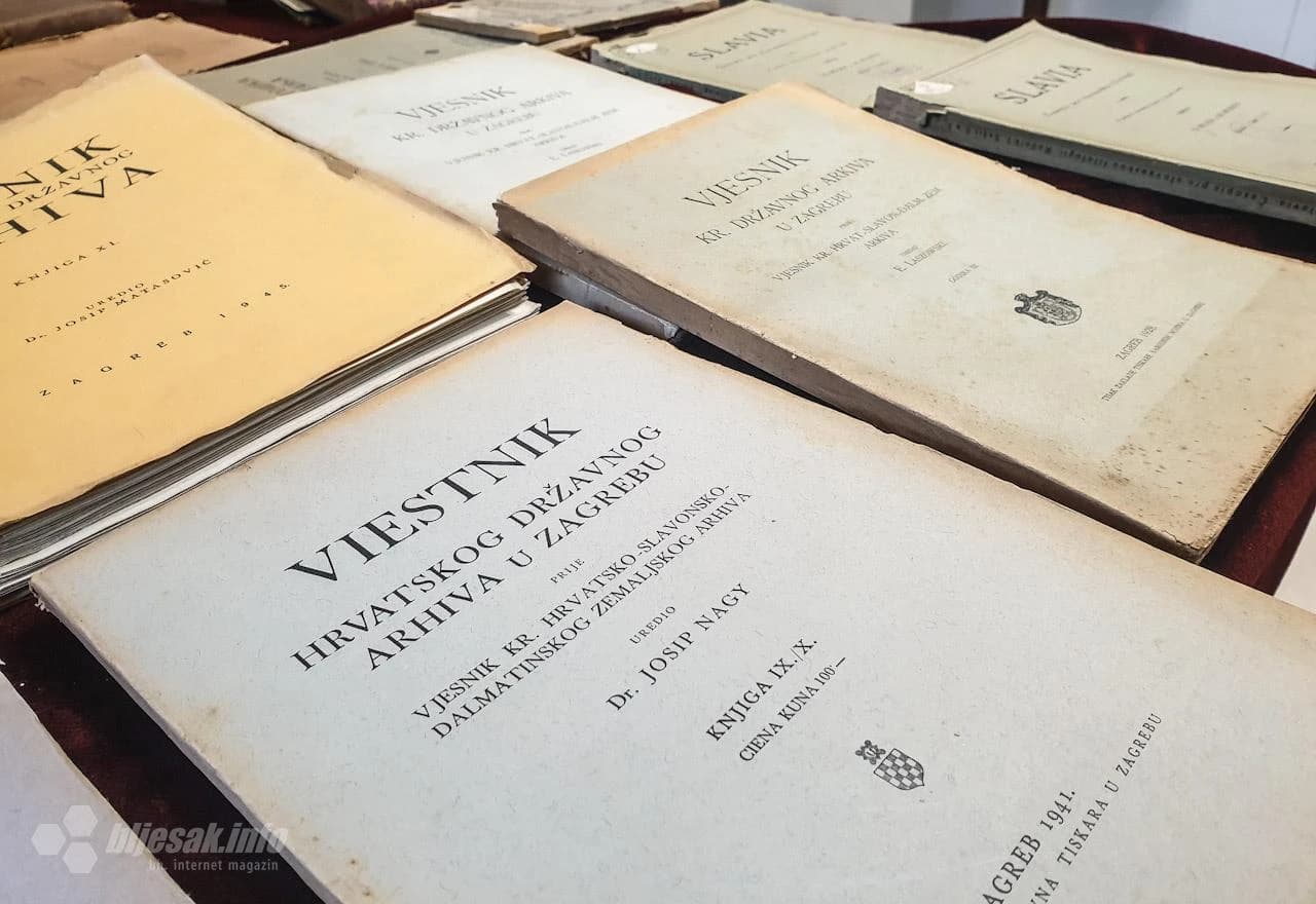 Izložba starih knjiga iz fondusa knjižnice Filozofskog fakulteta