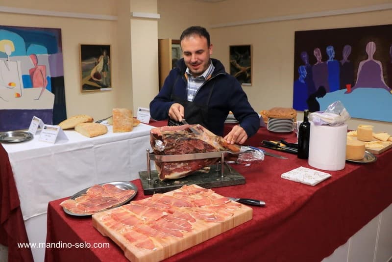 S predstavljanja pojmovnika