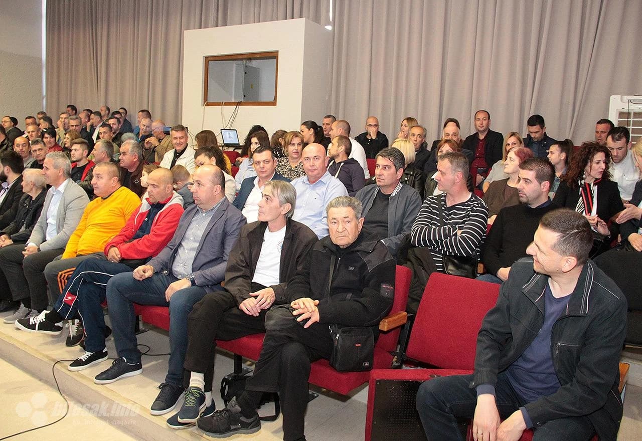 Posjetitelji na projekciji filma