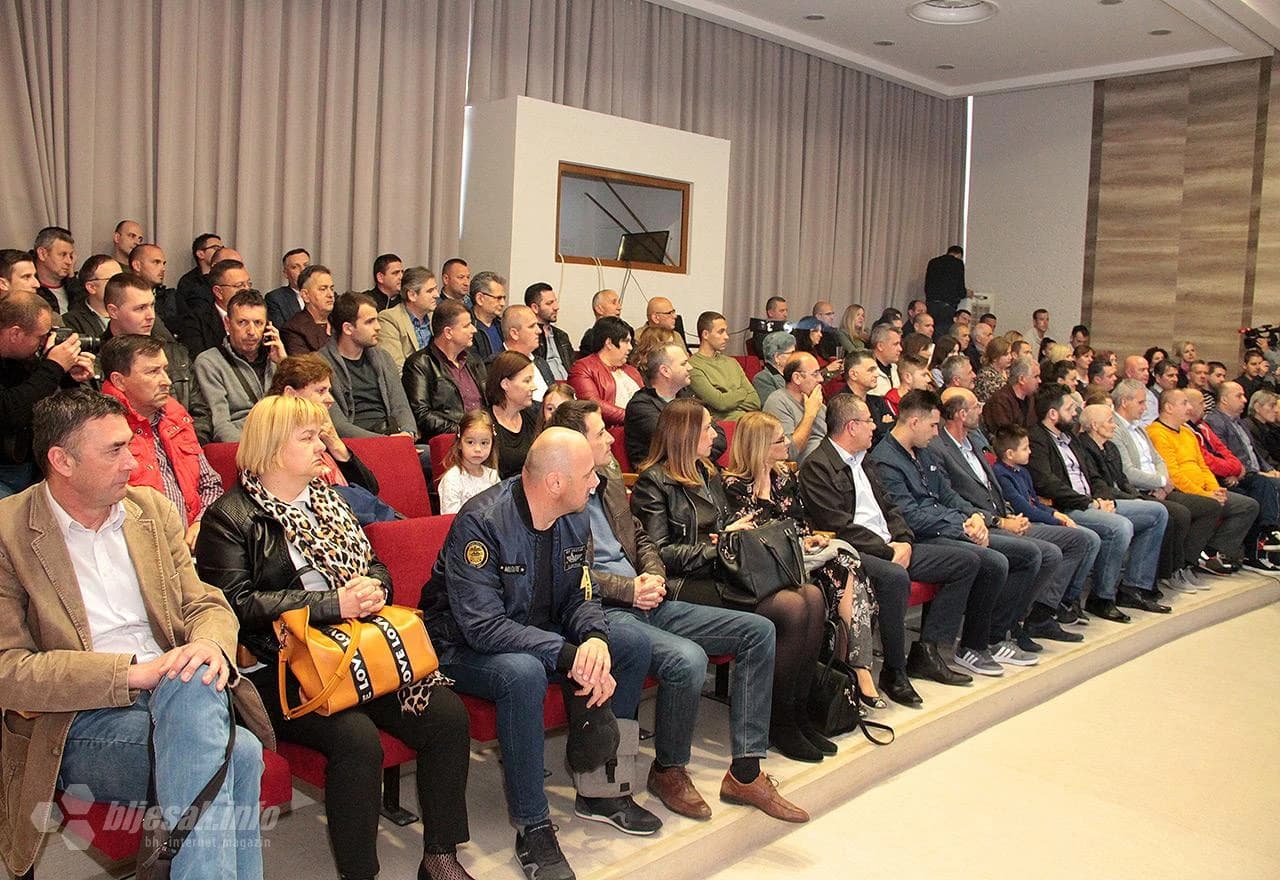 Posjetitelji na projekciji filma