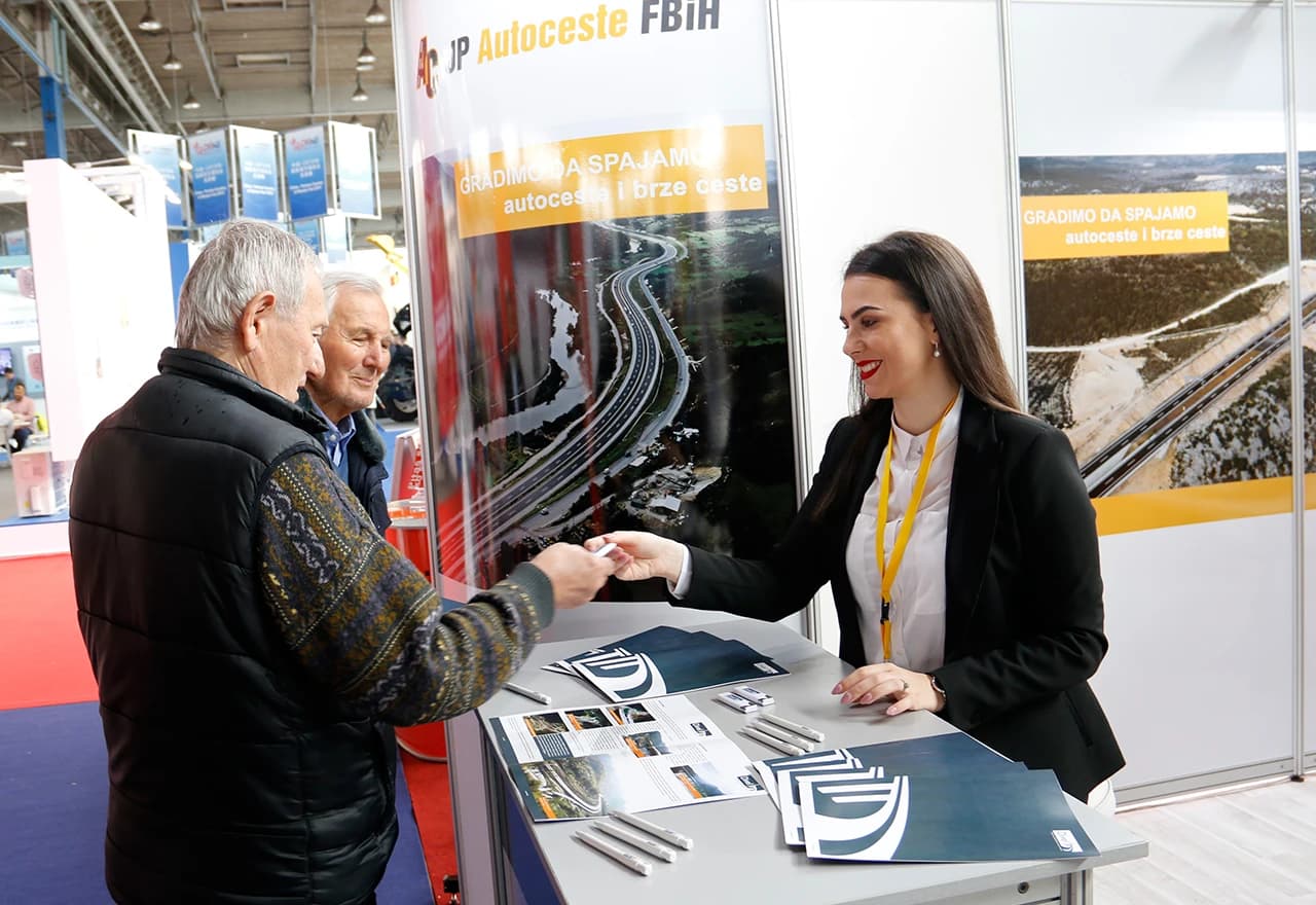 Osnovna djelatnost Divela vezana je za oblast cestovne infrastrukture