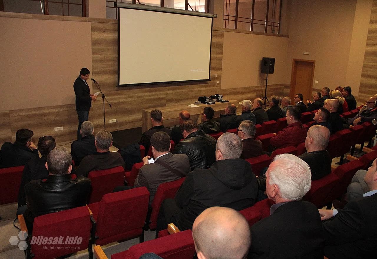 Posjetitelji na projekciji filma