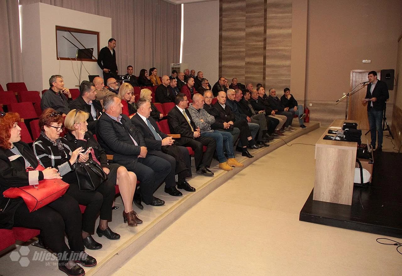 Posjetitelji na projekciji filma