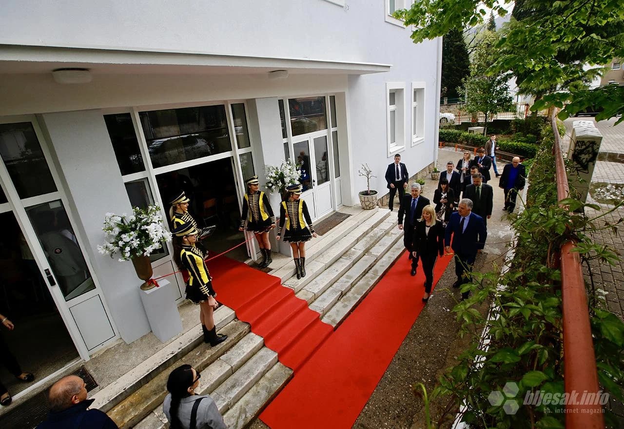 Obilazak radova na obnovi Osnovne škole Antuna Branka Šimića u Mostaru