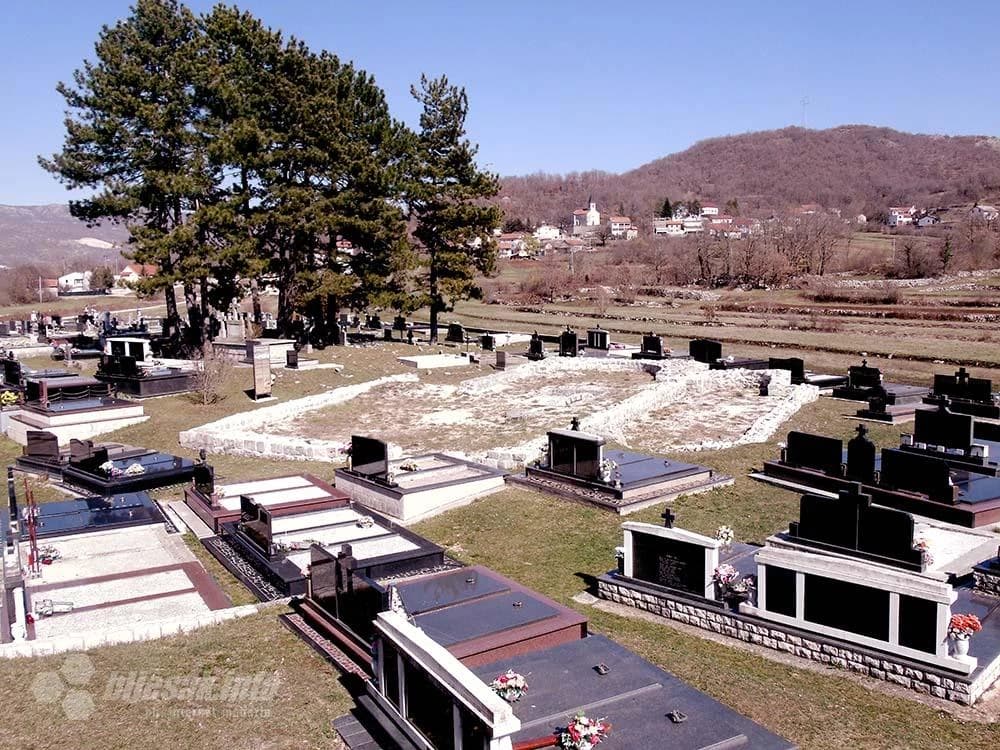 Bazilika u Posuškom Gradcu