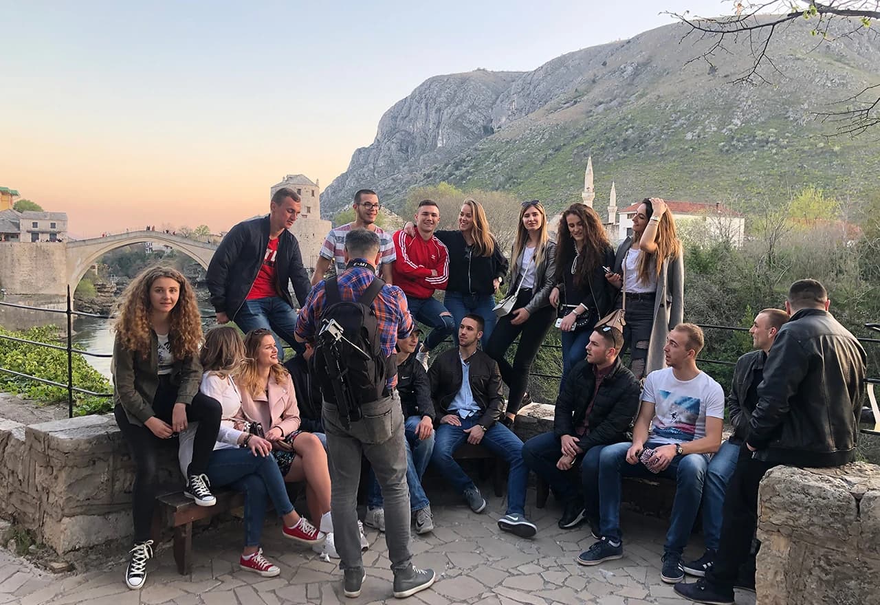 Fotografija ispred Starog Mosta