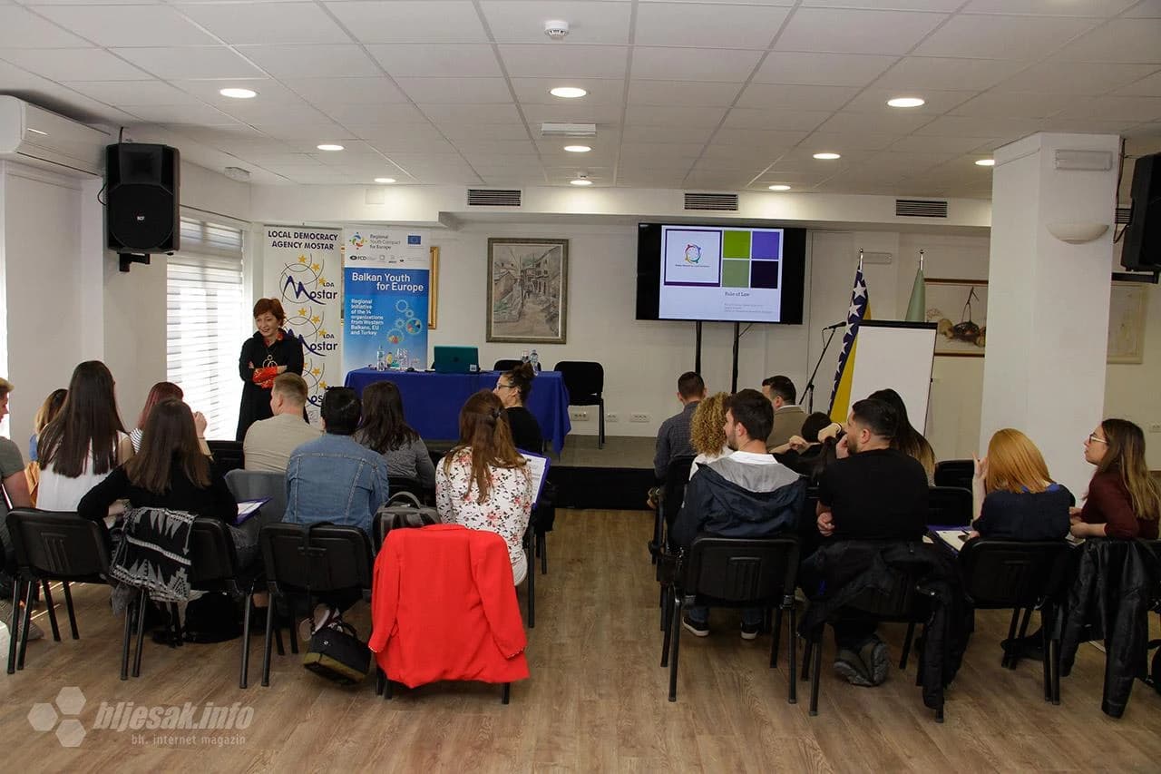 Radionica s međunarodnim predznakom 'Vladavina prava i temeljenje prava – zašto su važna za mlade i kako mladi mogu doprinijeti praćenju reformi u ovim područjima'
