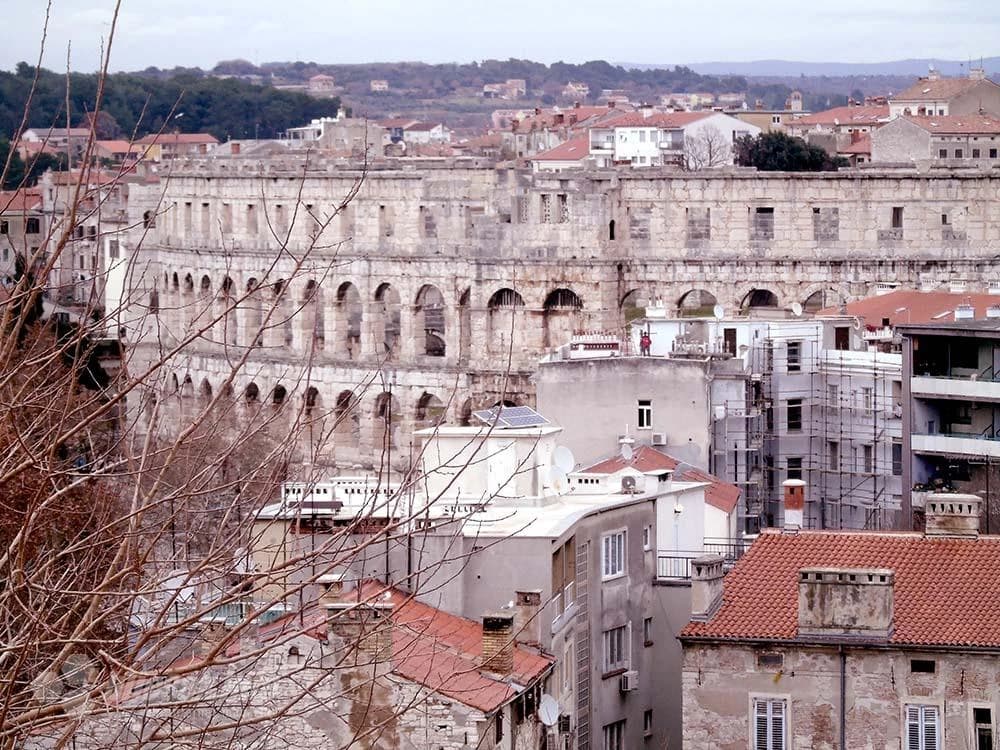 Pogled s Kaštela na Arenu...