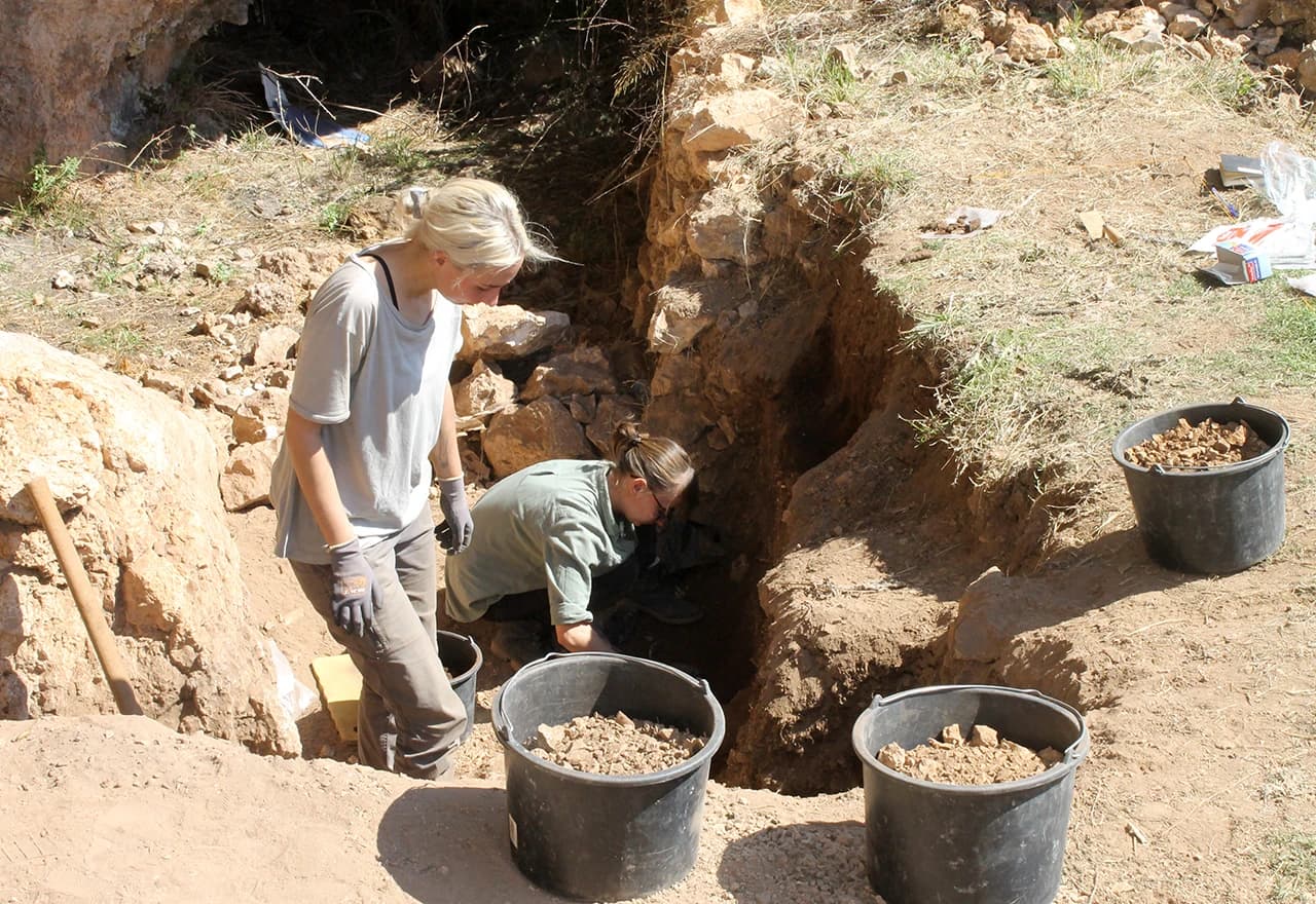 Istraživanja pećine Badanj kod Stoca