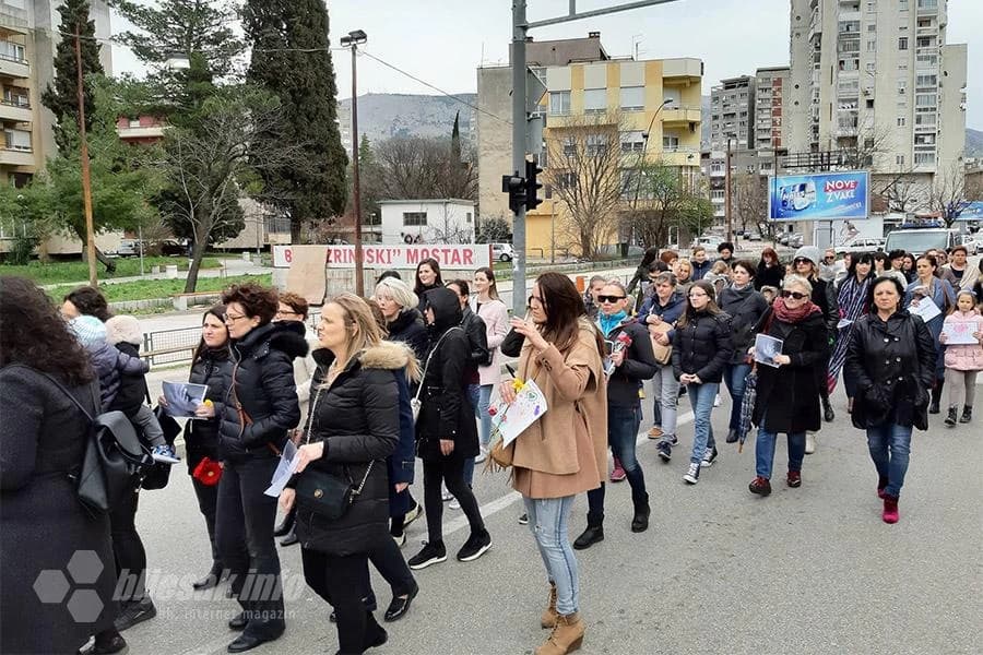 Održana prosvjedna šetnja u znak podrške majci i djeci