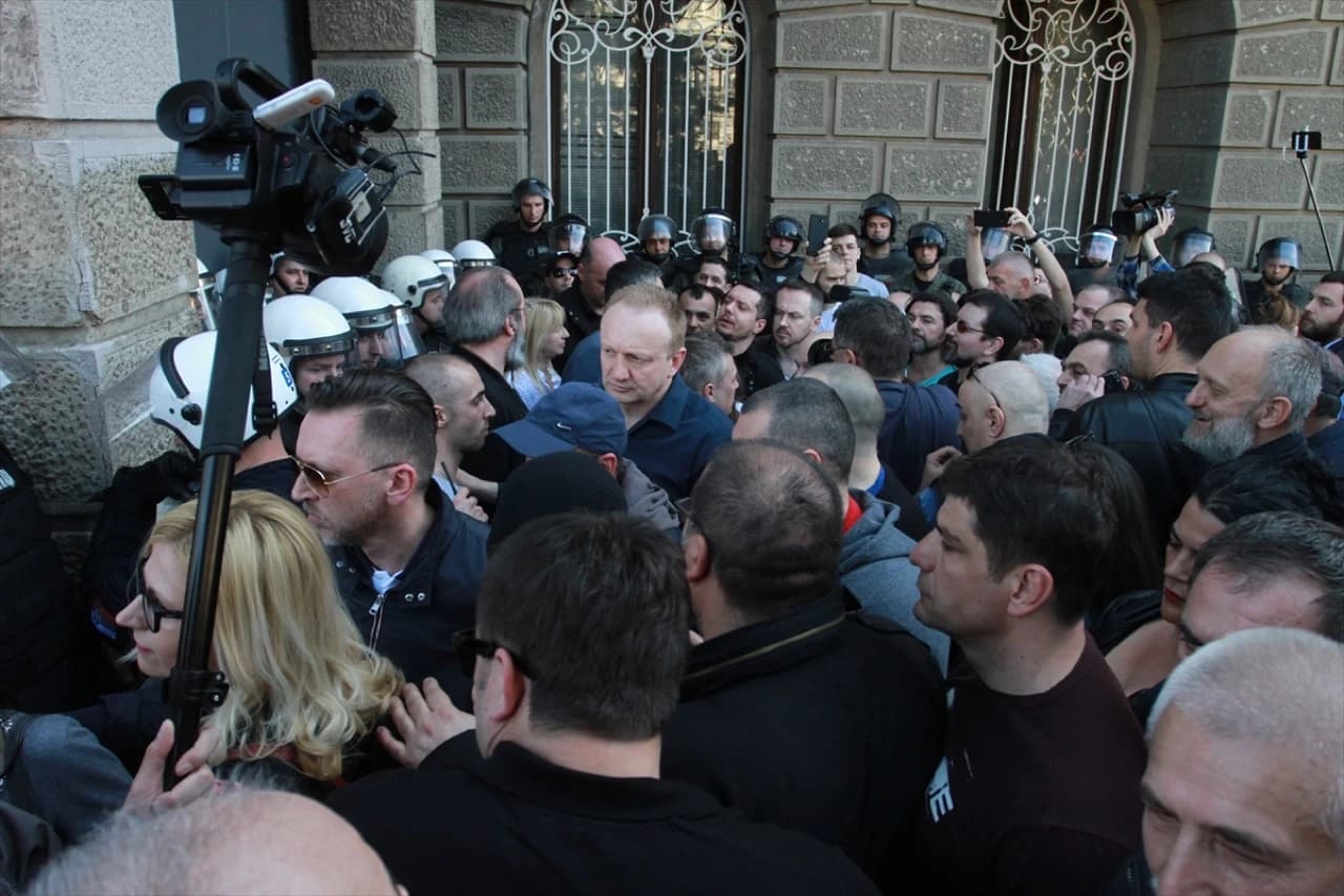 Demonstranti probili policijski kordon