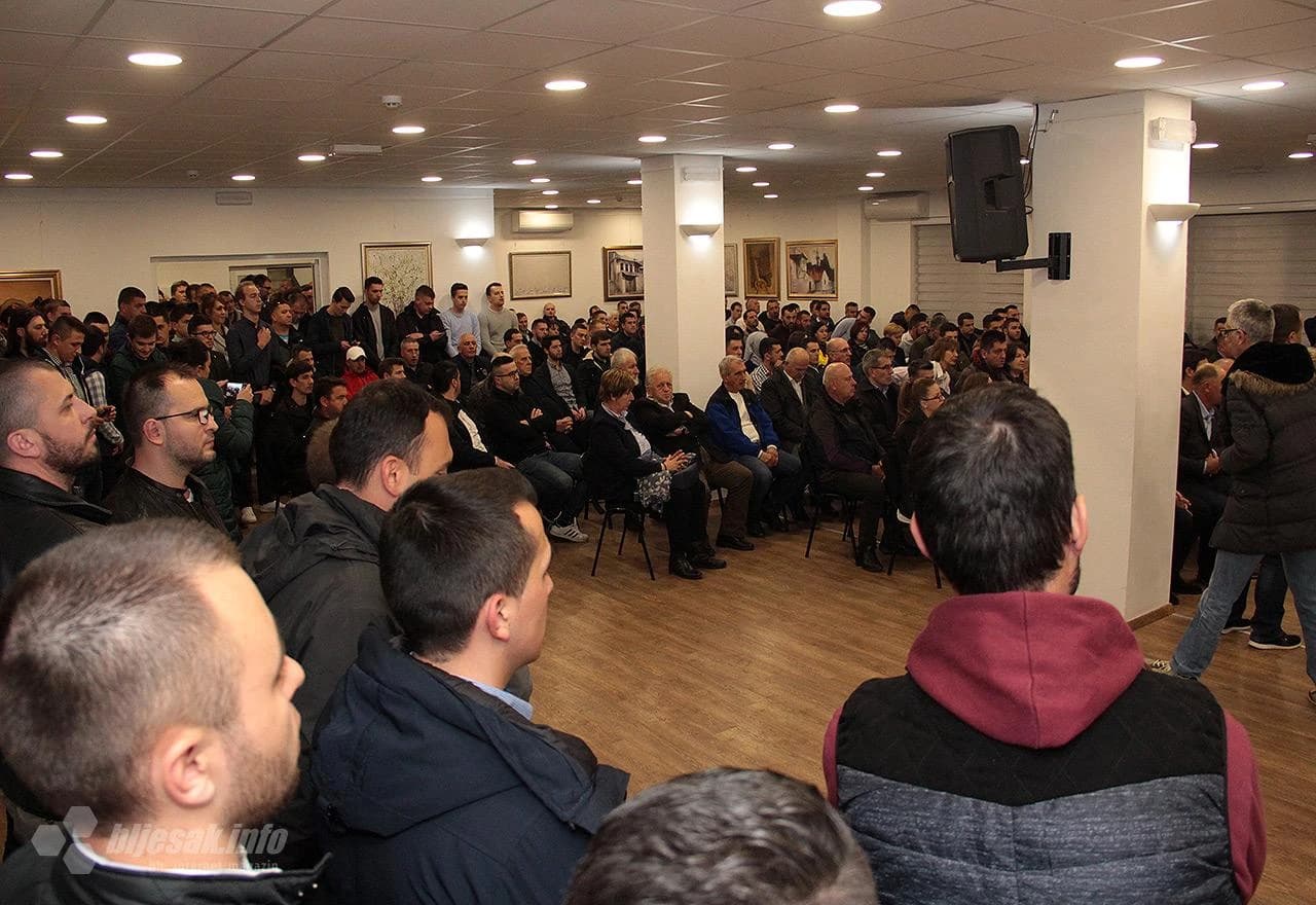 Detalj s održane tribine