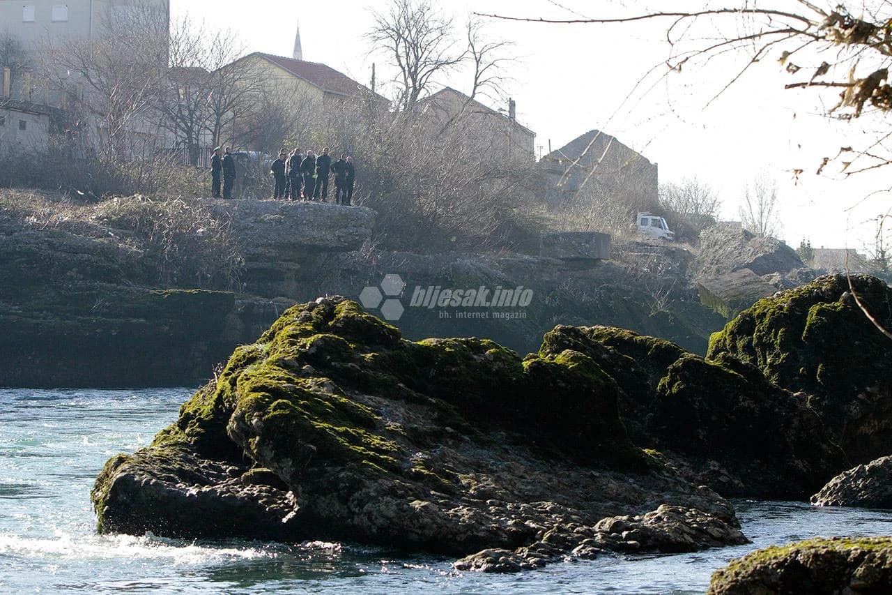 Mostar: Iz Neretve izvučeno tijelo muške osobe