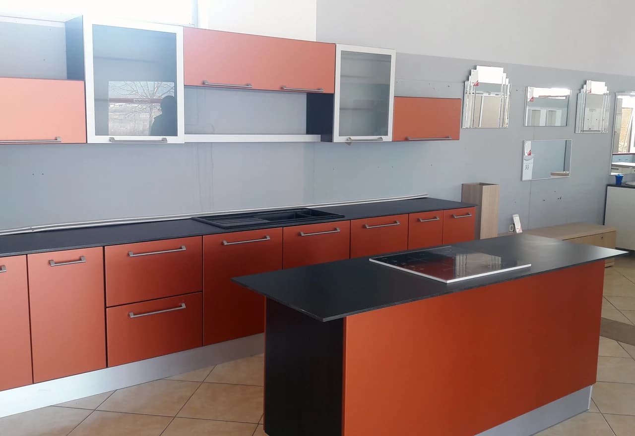 Kuhinja/inventar na prodaju