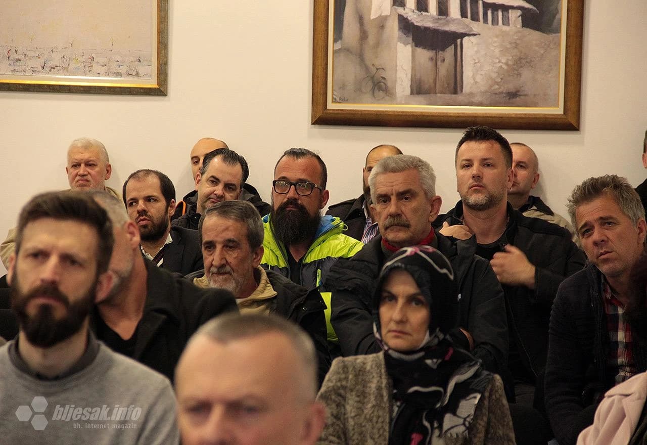 S promocije knjige „Tajne jamačnog uvjerenja“ Abdullaha Bošnjaka.