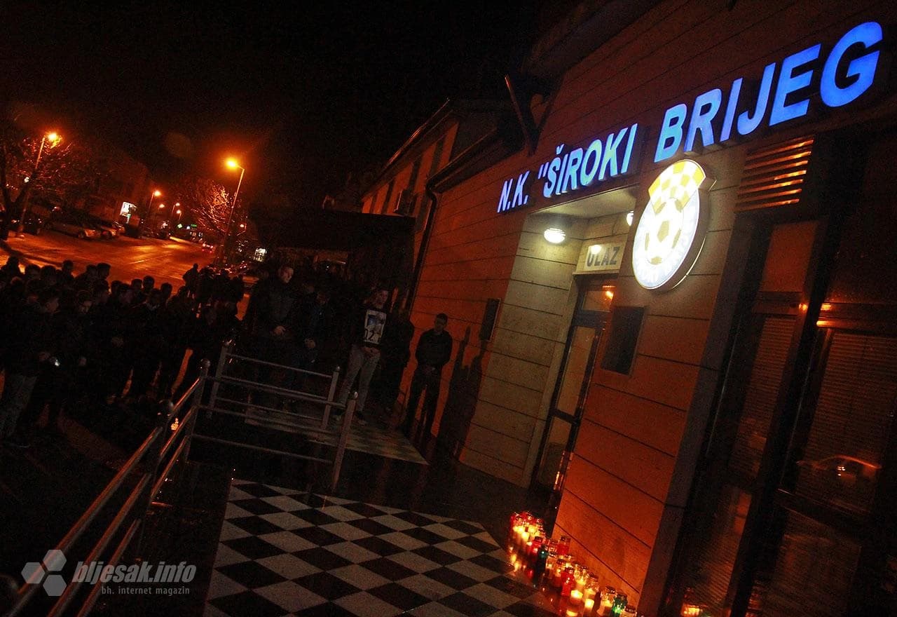 Suigrači i navijači na Pecari odali počast preminulom vrataru Krešimiru Bandiću