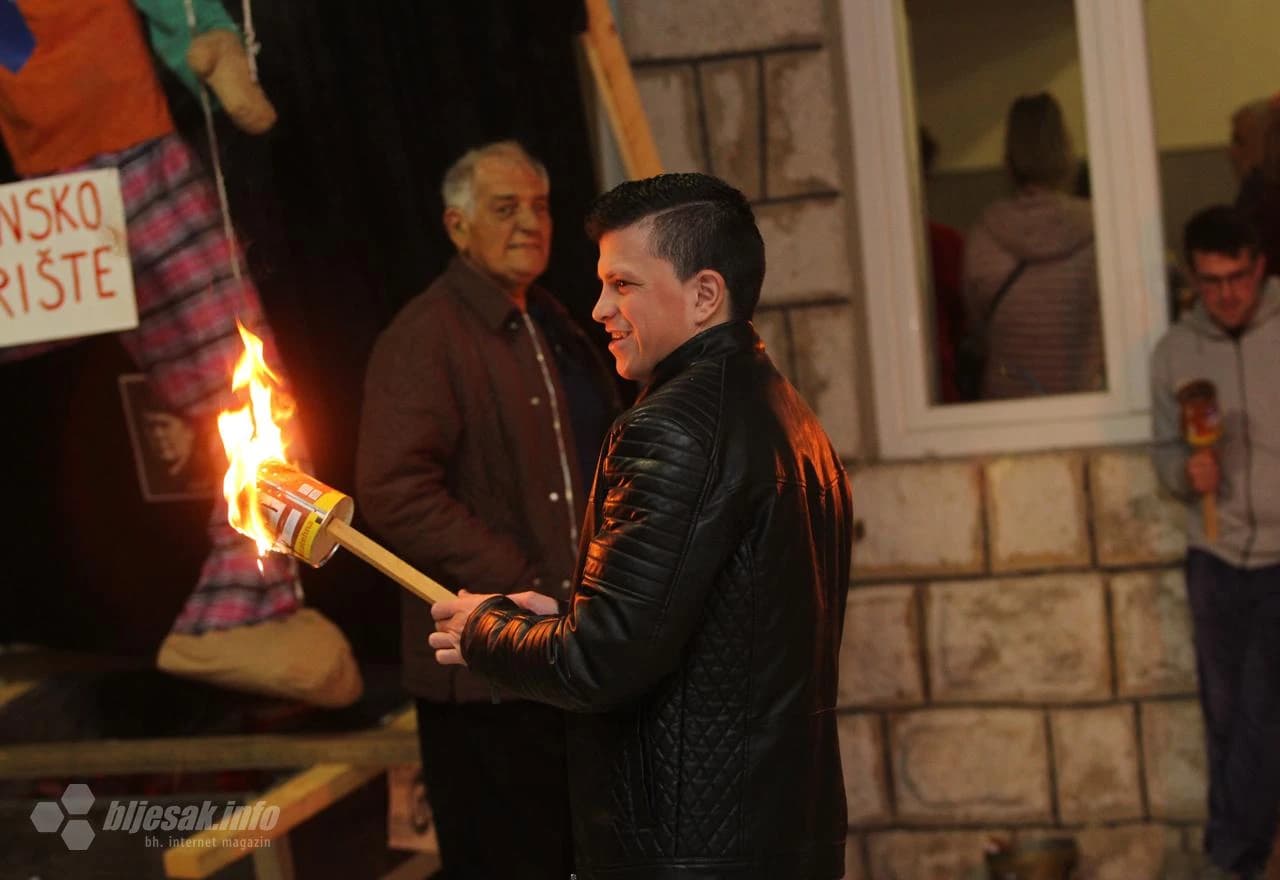 Spaljivanje Željka Komšića u Čapljini