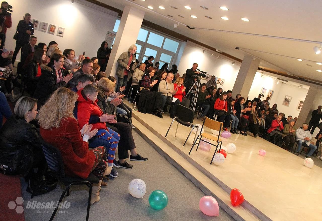 Humanitarni kostimirani koncert Malih violinista