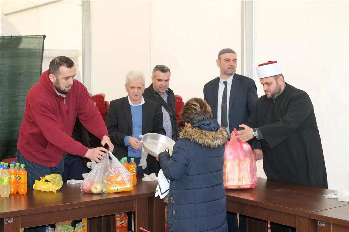 Foto: MIZ Mostar/Paketići za migrante u Salakovcu