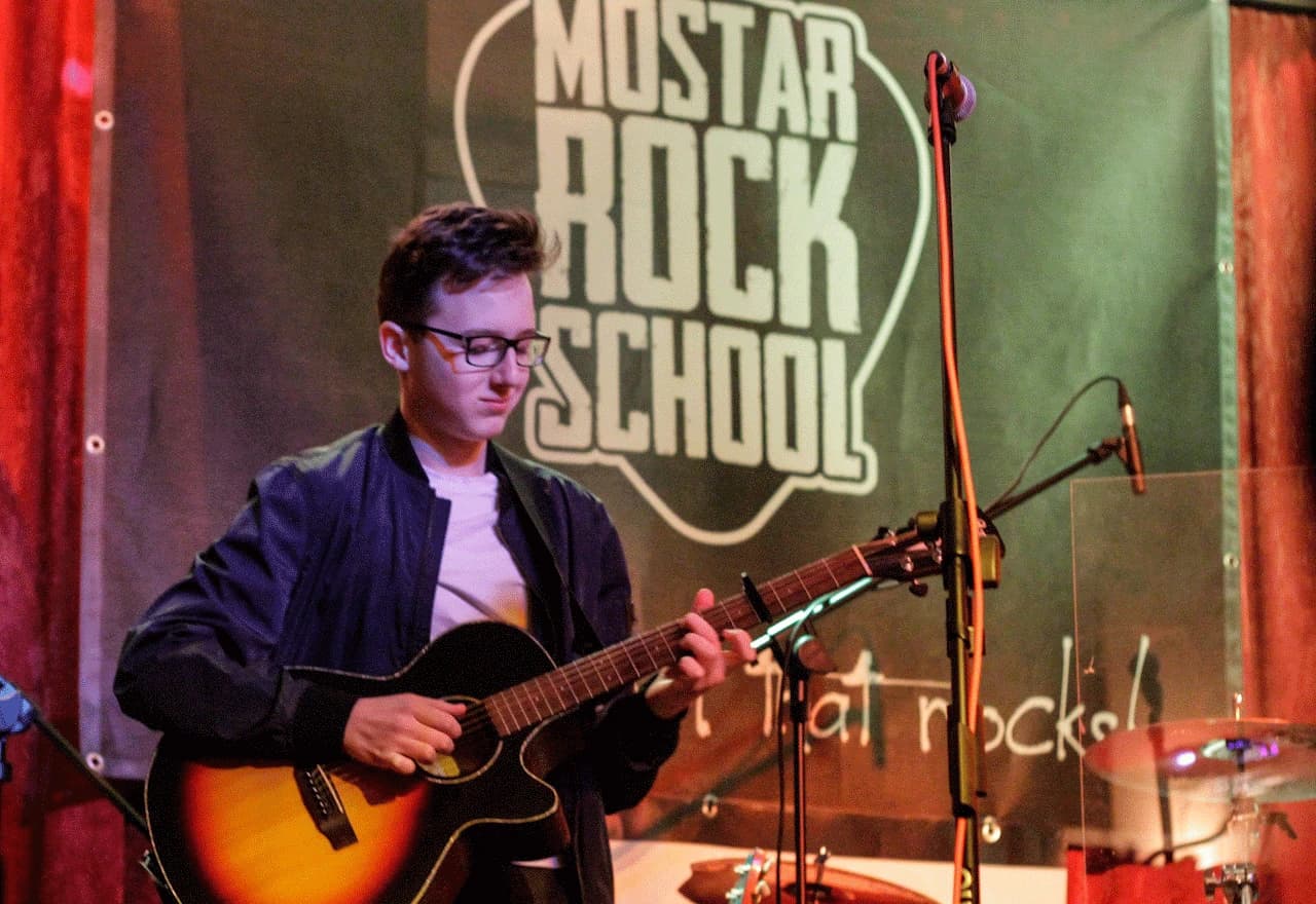 Mostar Rock School rasplesao Pavarotti