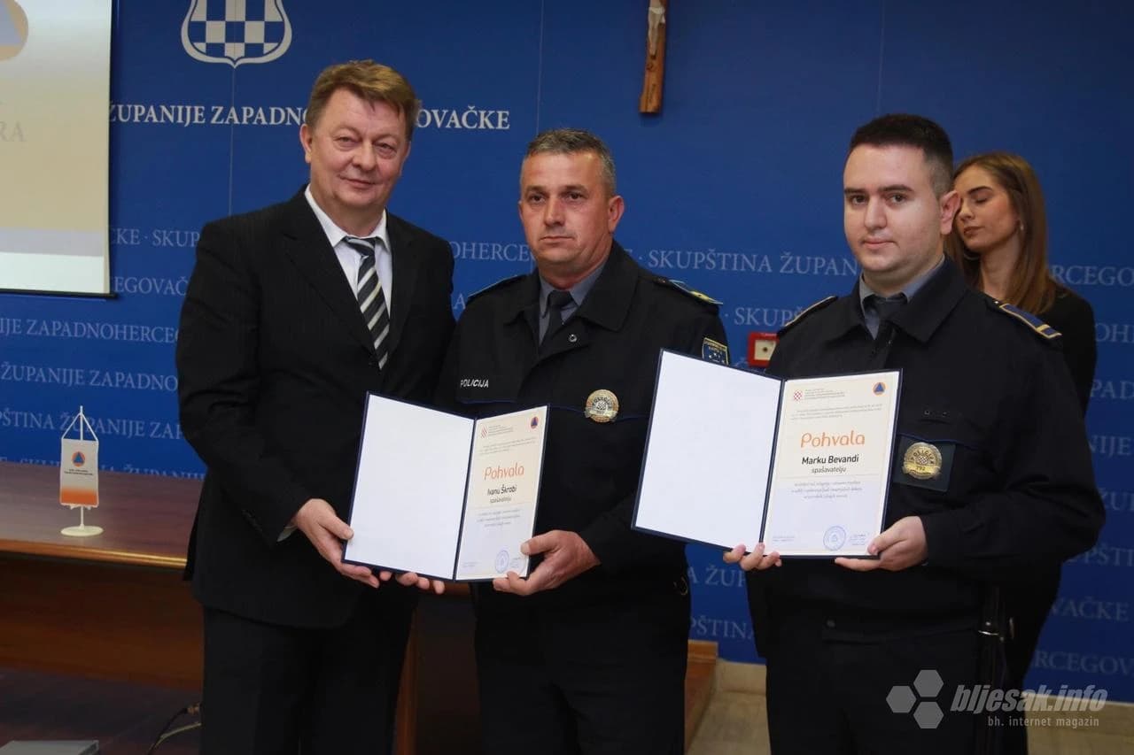 Nagrađeni policajci