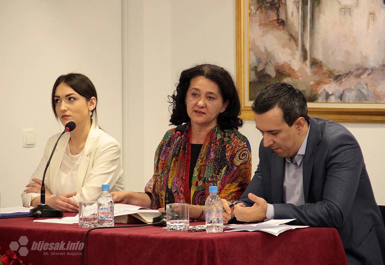 Predavanje o maternjem jeziku