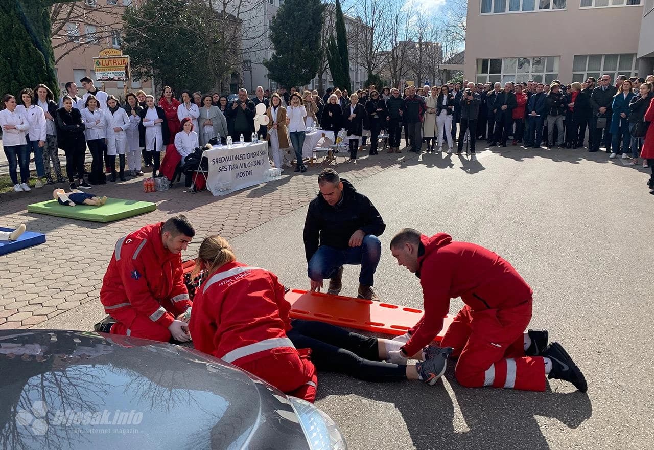 Pokazna vježba hitne medicinske pomoći kroz simulaciju nesreće