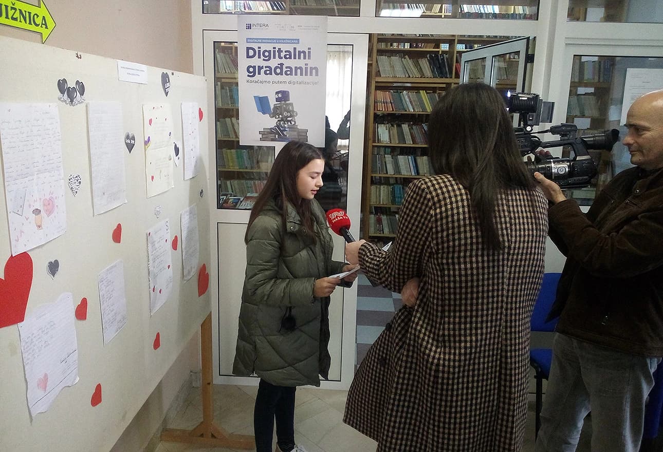 Izložba literarnih radova na temu Ljubav je…