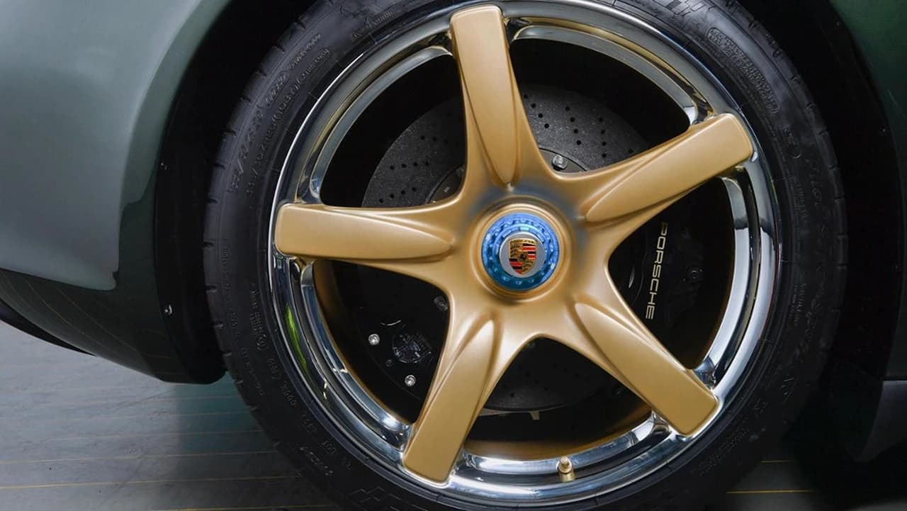 Porsche Carrera GT. restaurirana od strane Porsche Classic 