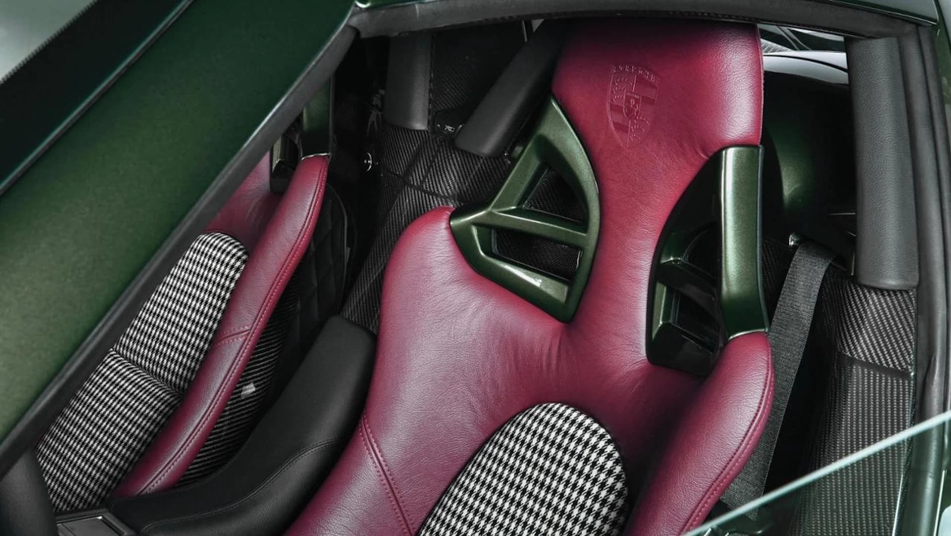 Porsche Carrera GT. restaurirana od strane Porsche Classic 