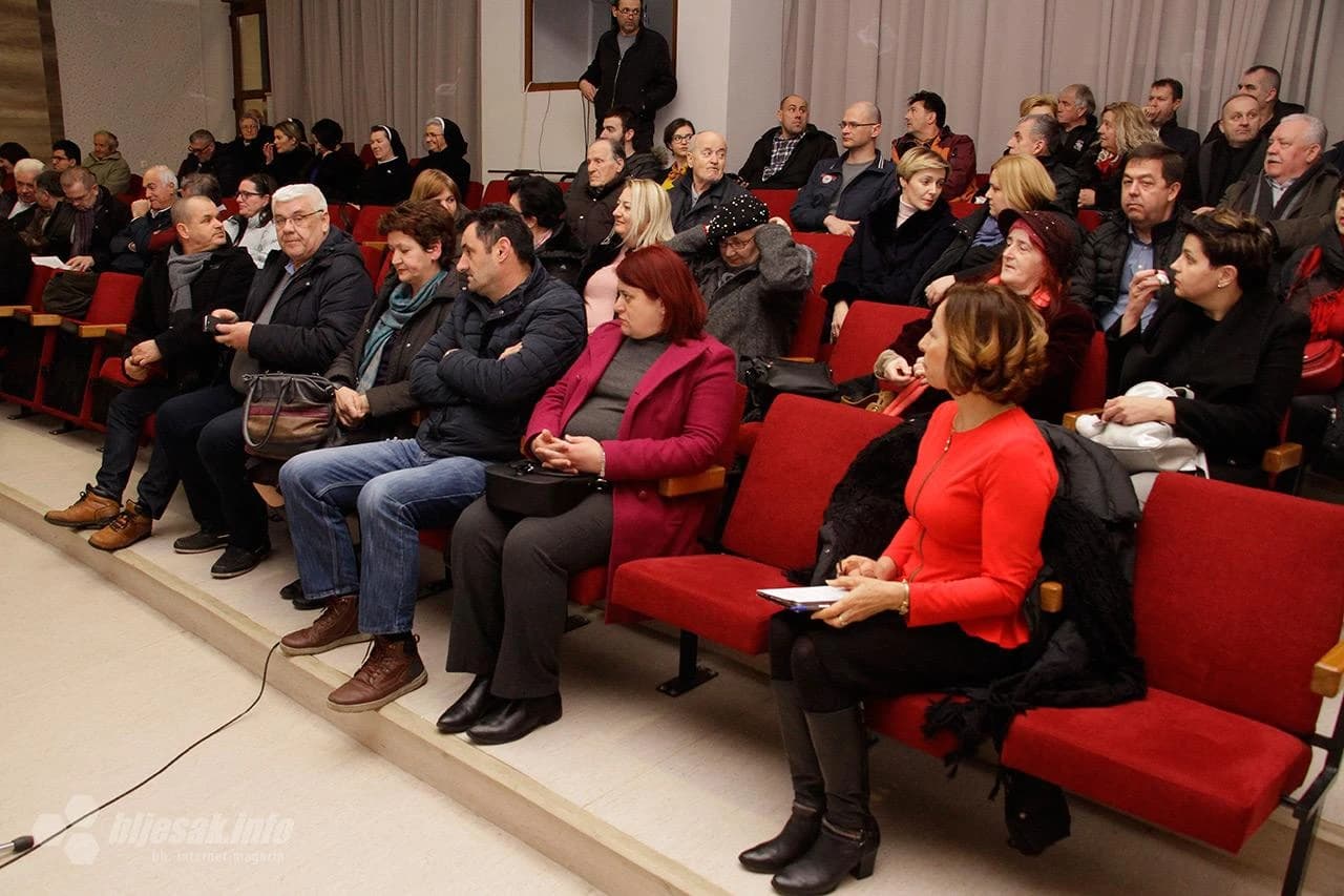 MEMENTO - Književno-glazbena večer uz izložbu knjiga na temu komunističkog totalitarizma 'Istinom do pomirbe'