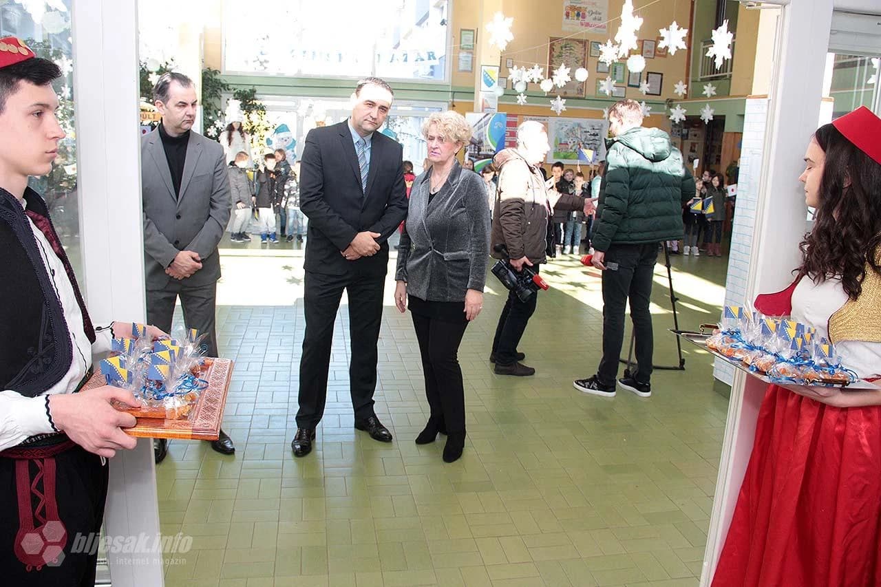 Uručenje donacije u IV osnovnoj školi