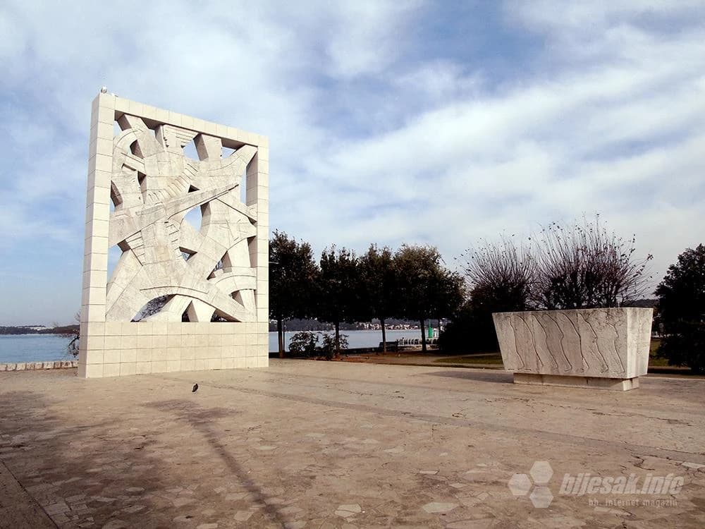 Spomenik palim borcima i žrtvama fašističkog terora 