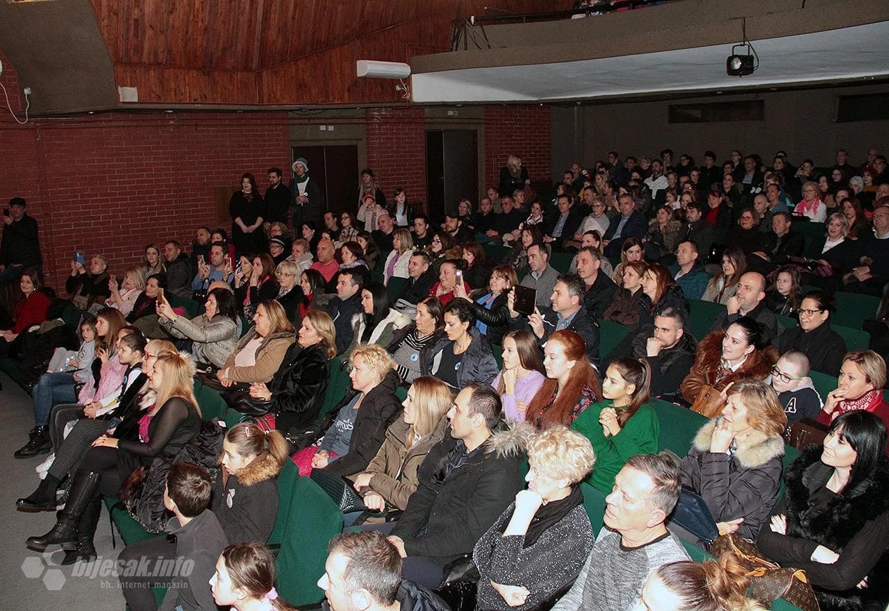 Publika je ispunila Narodno pozorište