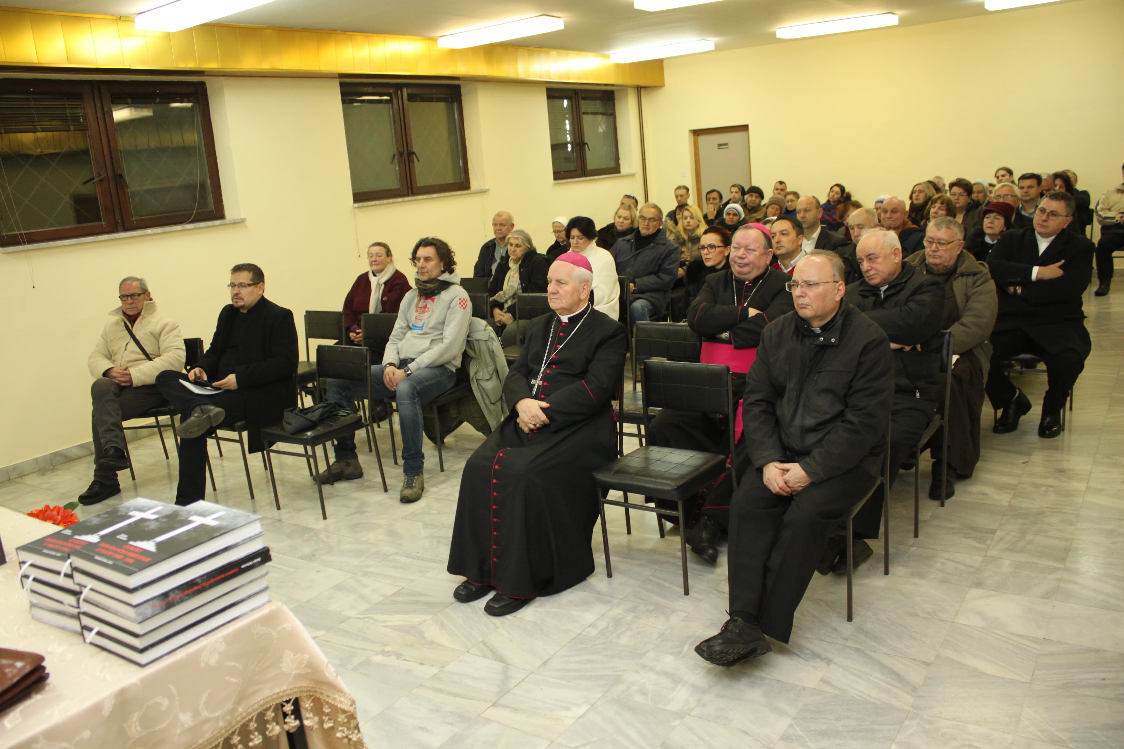 Publika na predstavljanju knjige