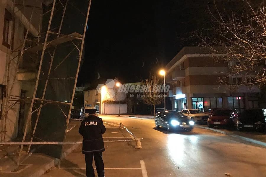 Skela opasno visi, promet u središtu Širokog Brijega zatvoren