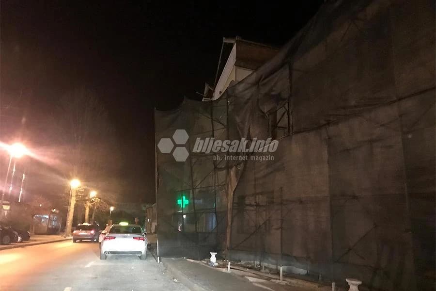 Skela opasno visi, promet u središtu Širokog Brijega zatvoren