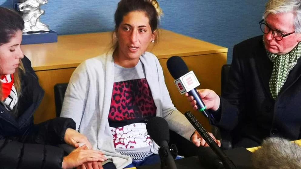 Emilianova sestra Romin Sala u suzama moli policiju da nastavi potragu za njezinim bratom