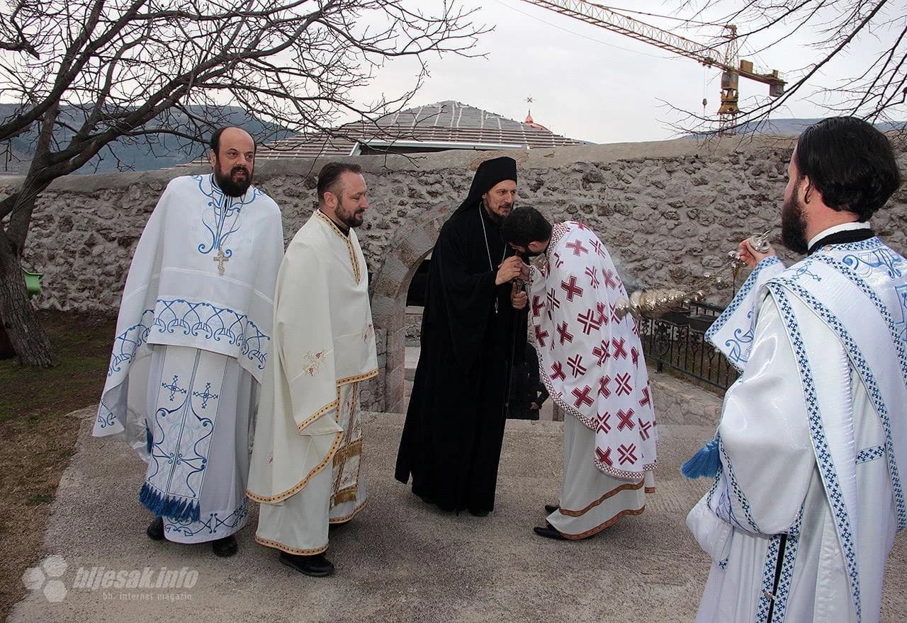 Vladika Dimitrije predvodio je liturgiju u Hramu Rođenja Presvete Bogorodice - Staroj crkvi u Mostaru