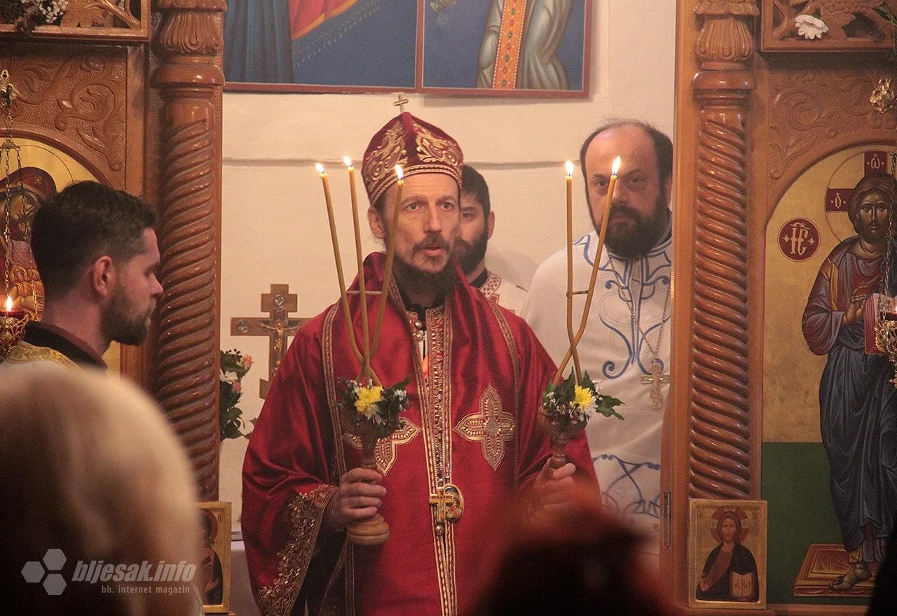 Vladika Dimitrije predvodio je liturgiju u Hramu Rođenja Presvete Bogorodice - Staroj crkvi u Mostaru