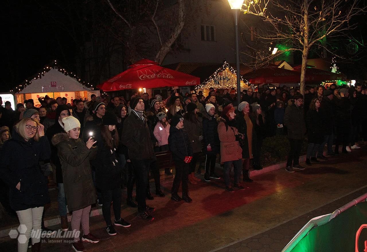 Publika na koncertu Psihomodo popa