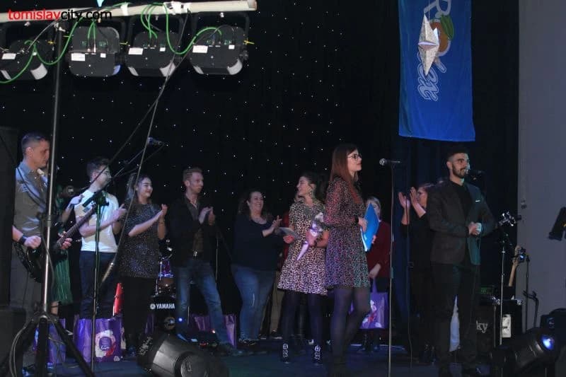 Drga večer manifestacije Prvi glas Duvna