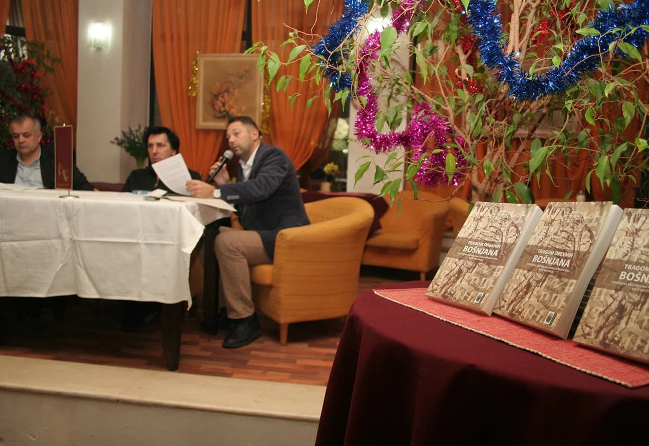 Promocija knjige Tragom drevnih Bošnjana održana je u Pozorišnoj kafani