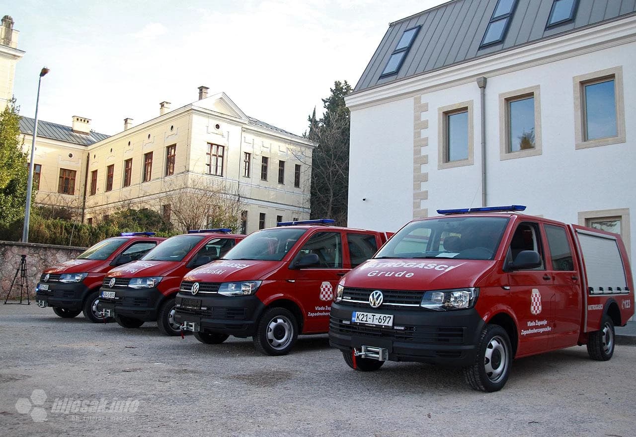 Primopredaja novih vozila vatrogascima iz ŽZH
