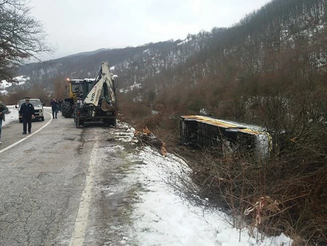 Autobus je sletio s ceste